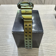 Load image into Gallery viewer, Casio G SHOCK 2002 "GOLD DEFENDER" Super Rare Frogman GW-200GM