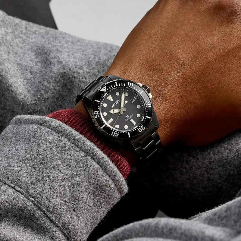 Seiko PROSPEX 2024 Solar Diver's in All Black Style Caliber V157