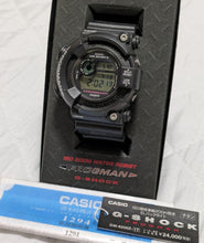 Load image into Gallery viewer, Casio G SHOCK 1997 x "Men in Black" Frogman Series ISO 200m DW-8200Z-1T