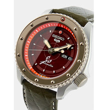 Load image into Gallery viewer, Seiko 2020 x "ONE PIECE" "USOPP" Seiko 5 Sport Limited Edition SRPF59K1