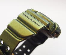 Load image into Gallery viewer, Casio G SHOCK 2002 "GOLD DEFENDER" Super Rare Frogman GW-200GM