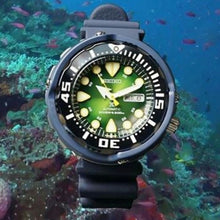 Load image into Gallery viewer, Seiko PROSPEX x "GREEN SEA TURTLE" Asia Exclusive Diver's Watch SRPA99K1