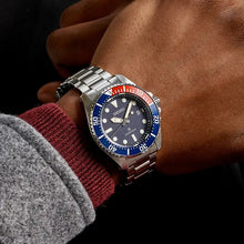 Load image into Gallery viewer, Seiko PROSPEX 2024 Solar Diver’s in Pepsi Style Caliber V157 SNE595P1